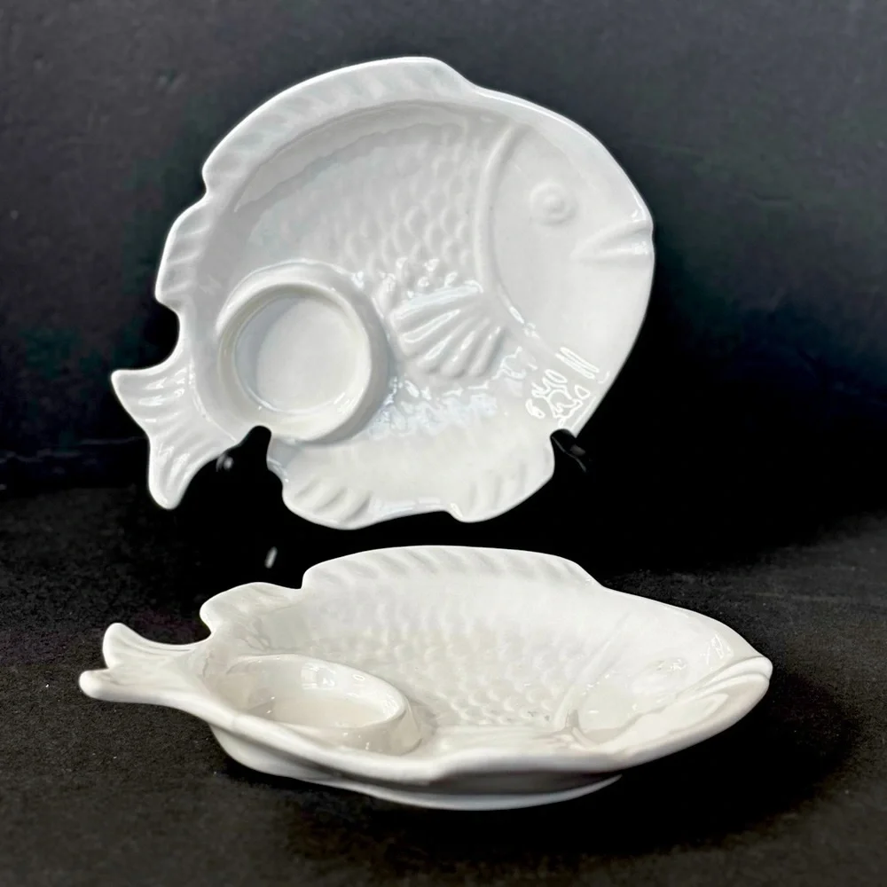 CALIF California USA Pottery #786 Ovenproof White Fish Luncheon Plates Set of 2